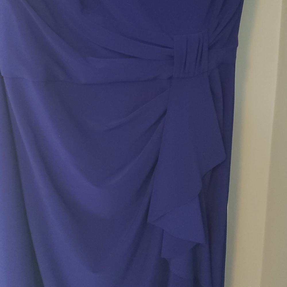 Dress - Picture 3 of 6